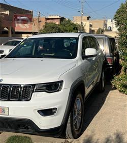 جیپ گراند شیرۆکی